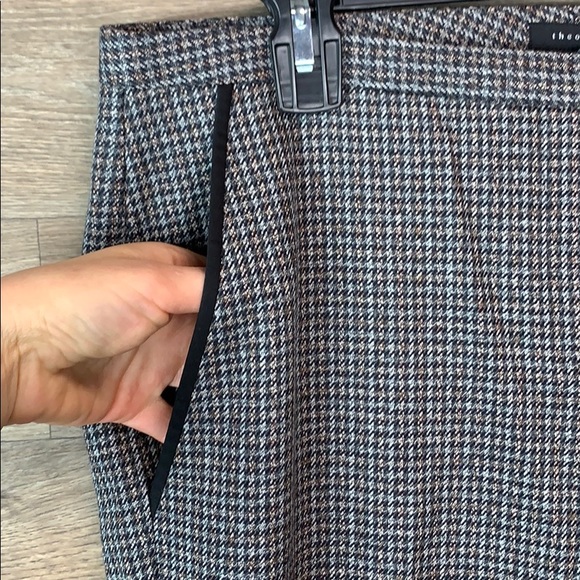 Theory Indura Wool Pant - Picture 6 of 11